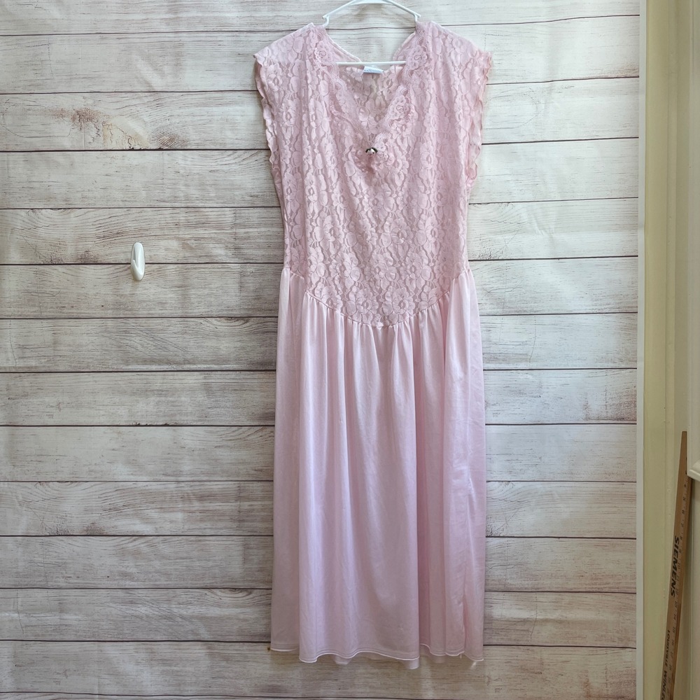 VINTAGE QUIET MOMENTS LONG PINK‎ GOWN